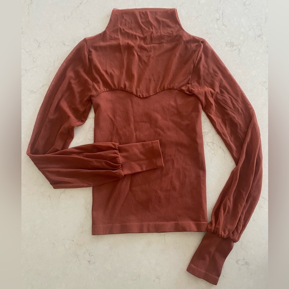 NWOT Light Up Layering Top - Picture 2 of 4